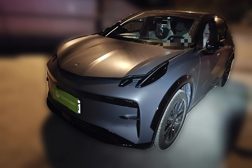Extreme Krypton X 2025 four-seater rear exorcism Square version