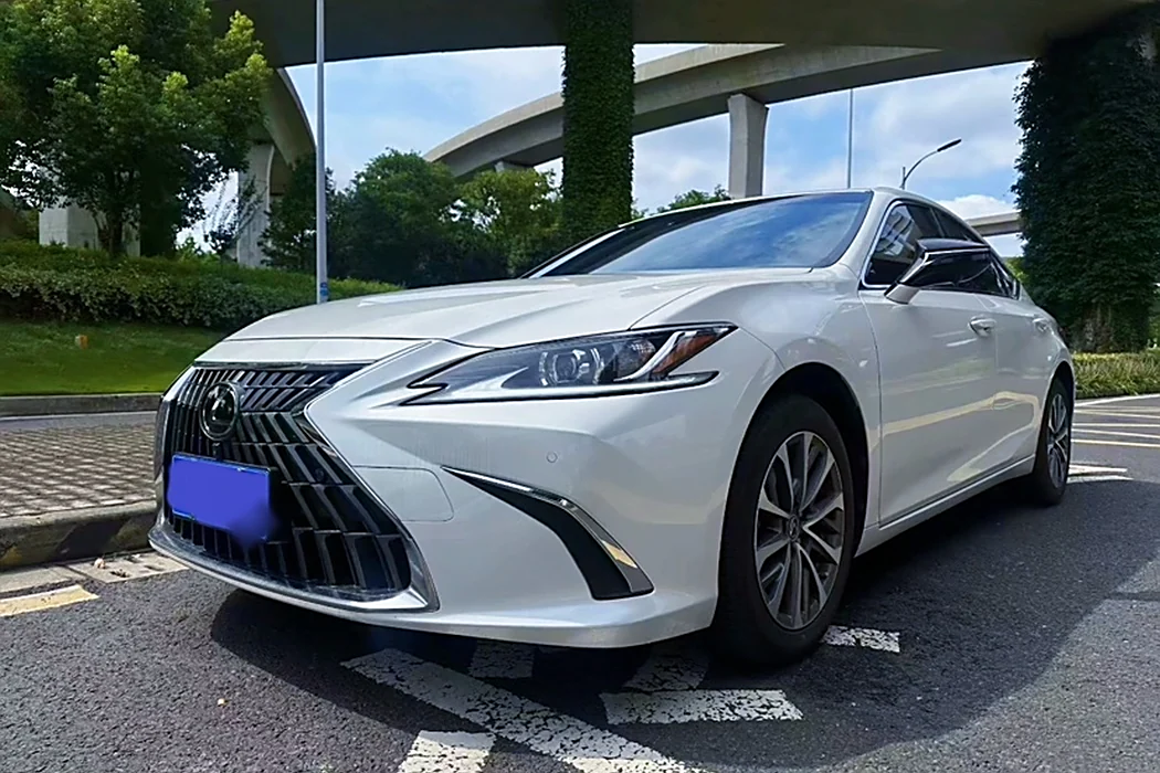 Lexus ES 2023 Model 200 Excellent Edition