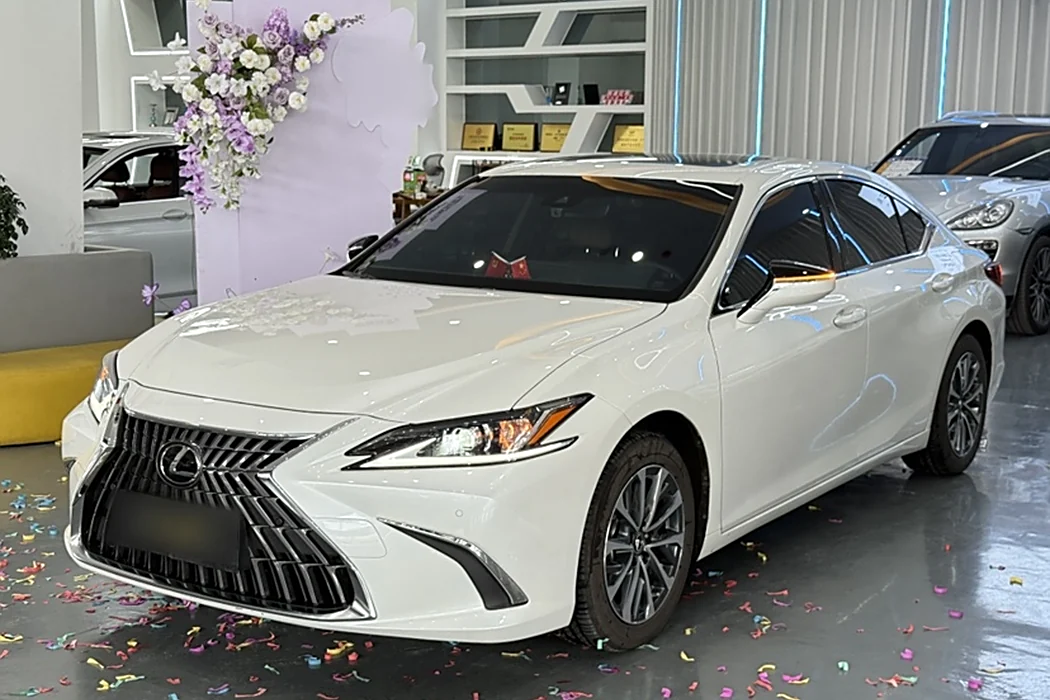 Lexus ES 2024 200 Premium Edition