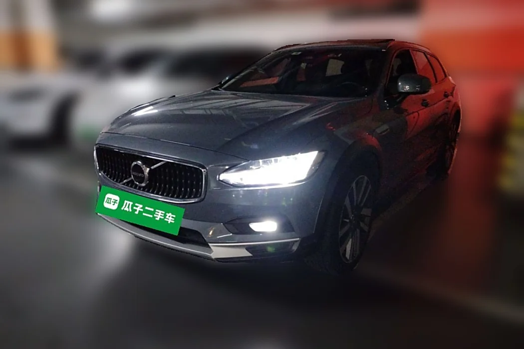 Volvo V90 2022 Cross Country B5 AWD Intelligent Edition