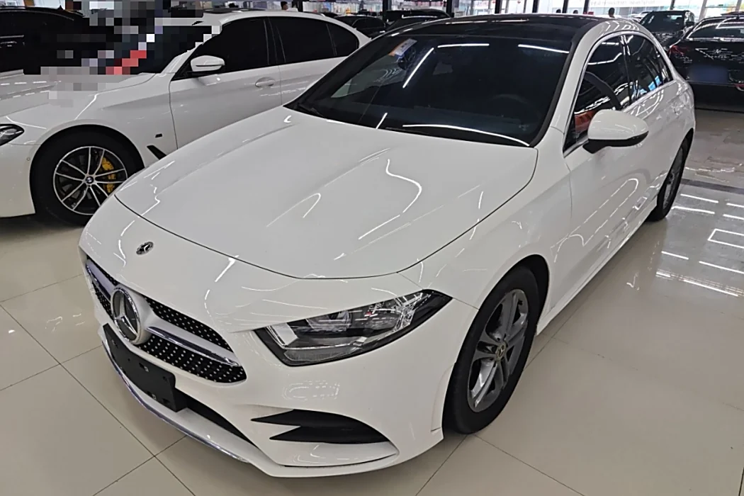 Mercedes-Benz A-class 2022 A 180 L sports sedan
