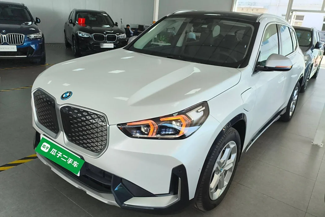 BMW iX1 2023 eDrive25L X design set