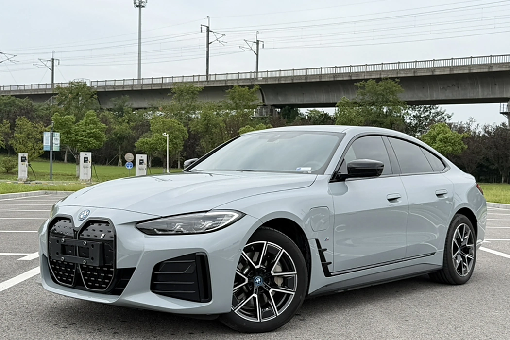 BMW i4 2022 eDrive40