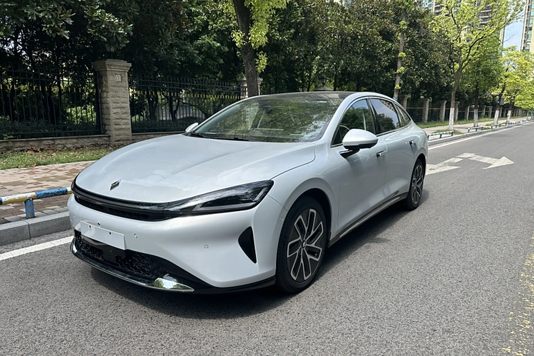 Baojun Xiangjing 2025 Plug-in Hybrid 140km Deluxe Edition