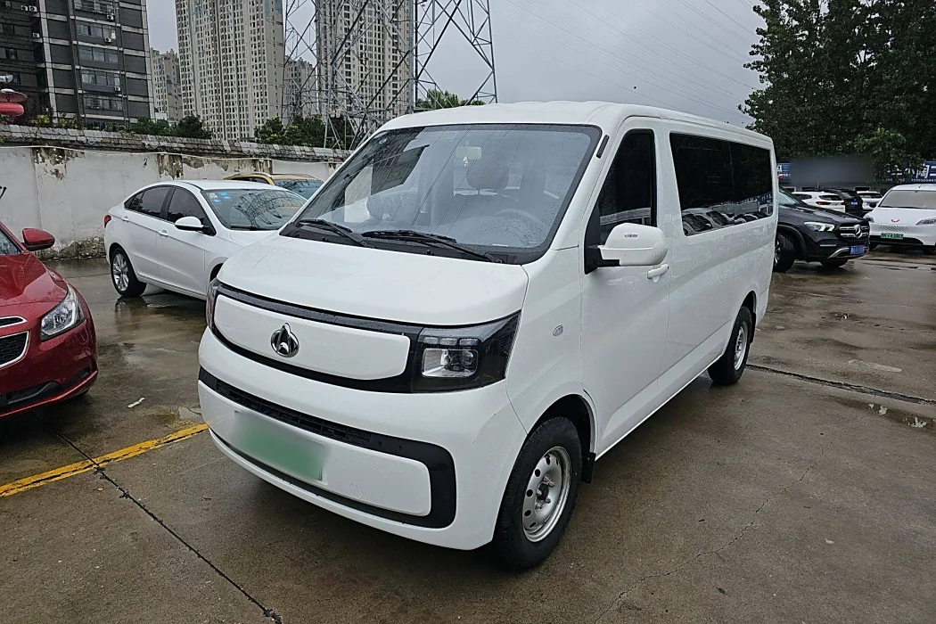 Changan Kaicheng Changan Ruixing EM80 2025 passenger version Comfortable 6-seater 300km open door