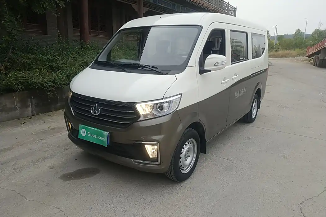 Changan Straddle Straddle Star V3 2023 1.5L gasoline Comfortable 7-seater Bus