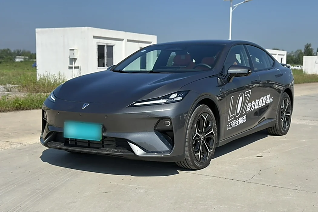 Dark Blue Car Dark Blue L07 2024 230Max Qiankun Smart Driving ADS SE range-extended version