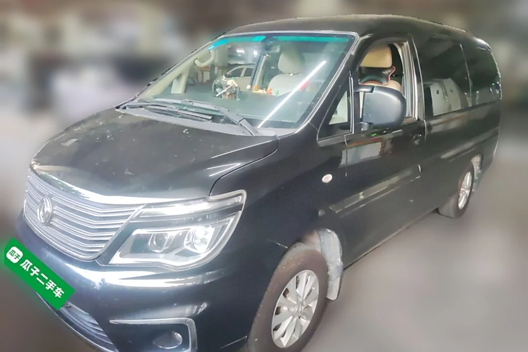Dongfeng Popular Lingzhi 2018 M5L 1.6L 7-seater luxury