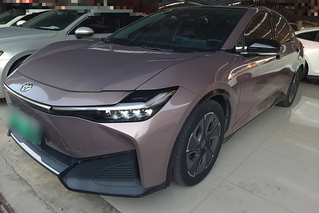 Toyota bZ3 2023 model 616km long battery life Premium