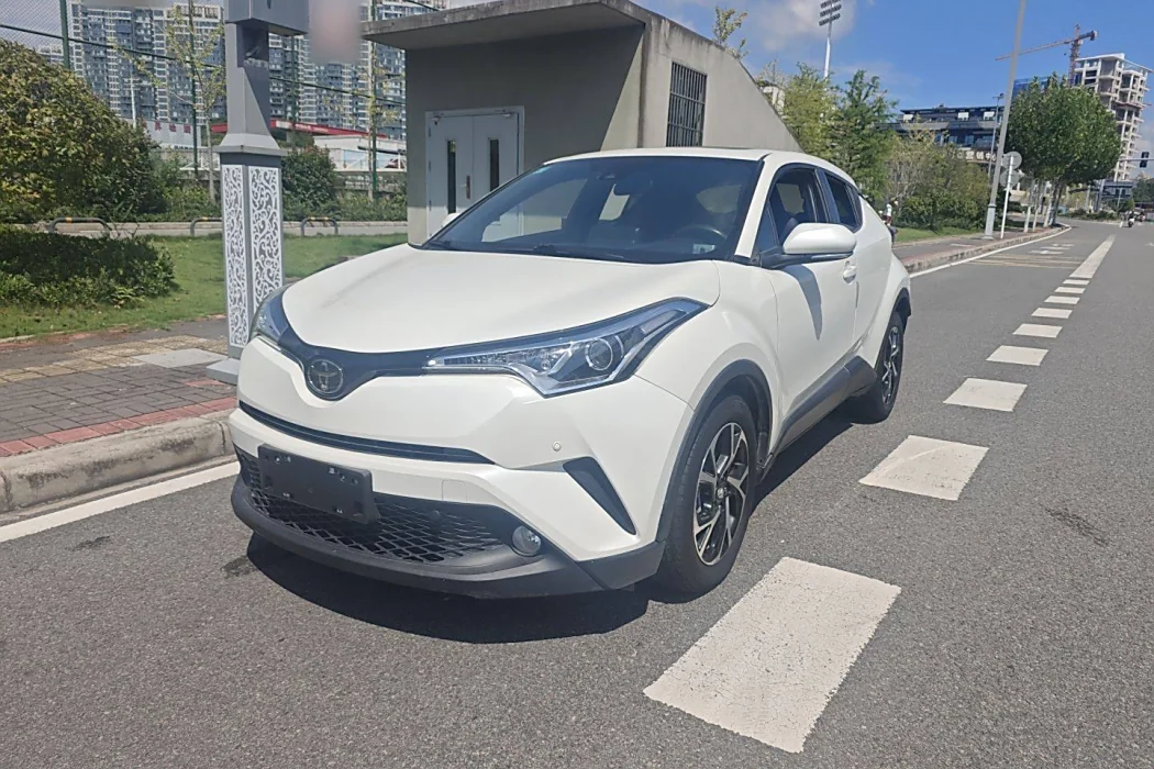 Toyota C-HR 2018 2.0L Leading Sunroof Edition State VI