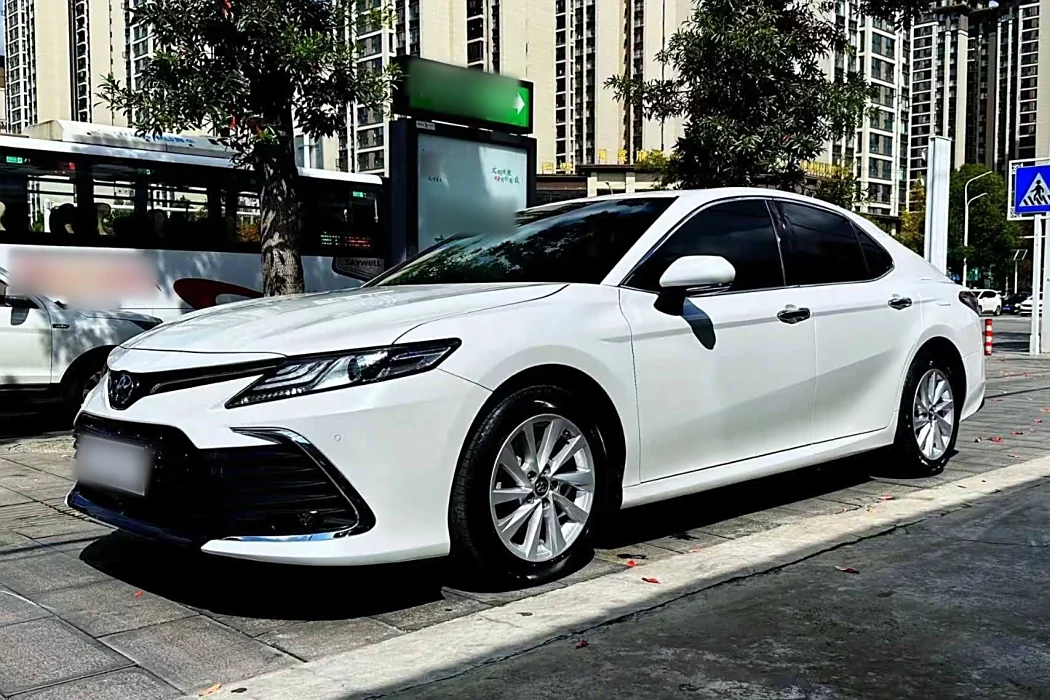 Toyota Camry 2021 2.0G Deluxe Edition