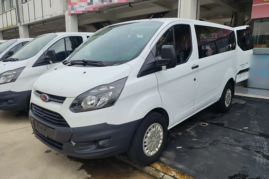 Ford Quanshun 2019 2.0T diesel multi-function commercial vehicle short-axle low-top 6-seater country VI