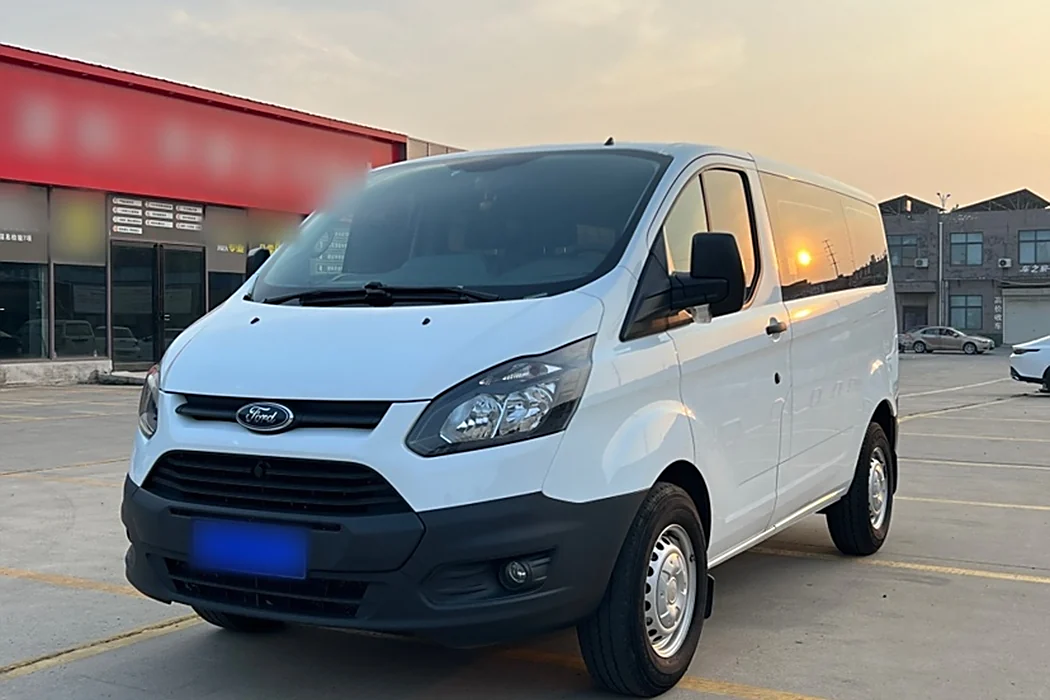 Ford Quanshun 2019 2.0T diesel multi-function commercial vehicle short-axle low-top 6-seater country VI