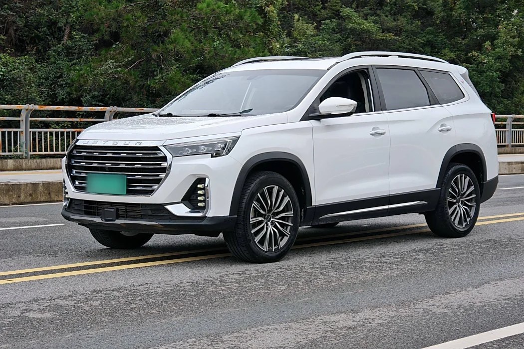 Jietu X90 PLUS 2021 model 1.6 TD DCT villa 5 seats