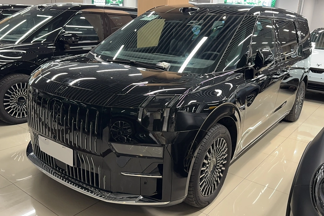 Extreme Krypton 009 2024 seven-seater aisle version 108kWh