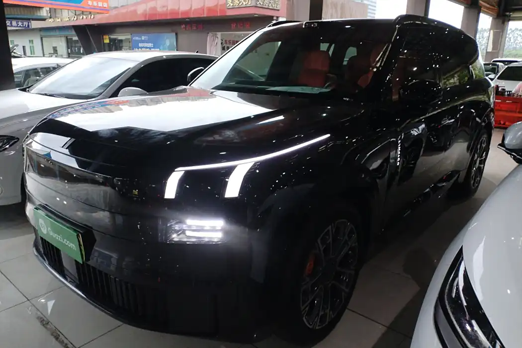 Lynk & Co 900 2025 model 1.5T Ultra