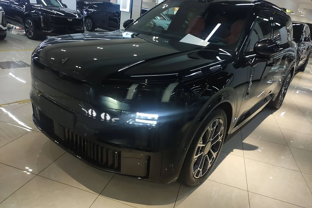 Lynk & Co 900 2025 model 1.5T Ultra