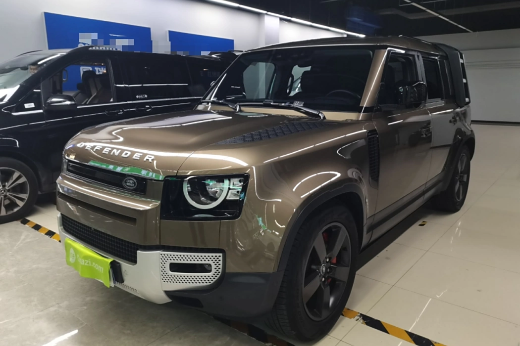 Land Rover Defender 2020 model 110 P400 HSE