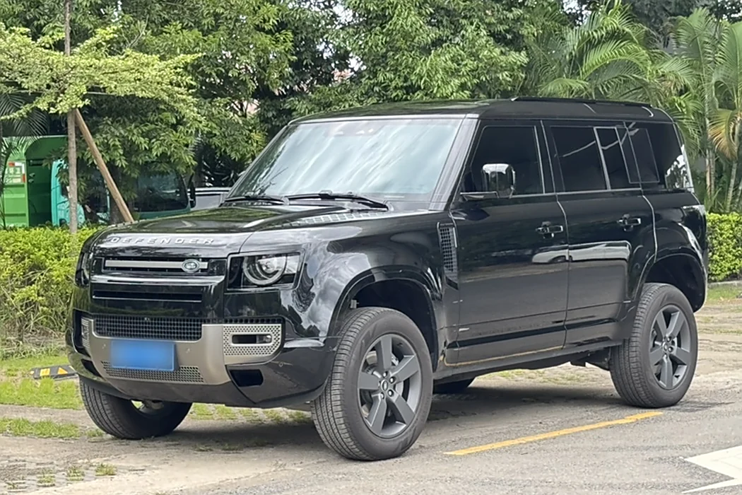 Land Rover Defender 2025 model 110 3.0 T P400-Dynamic HSE