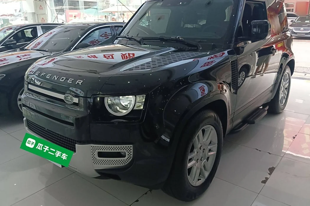 Land Rover Defender 2024 model 90 2.0 T P300 S