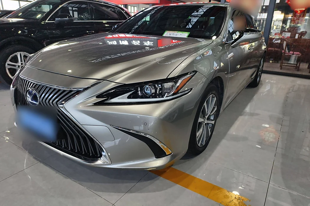 Lexus ES 2020 300h Excellent Edition