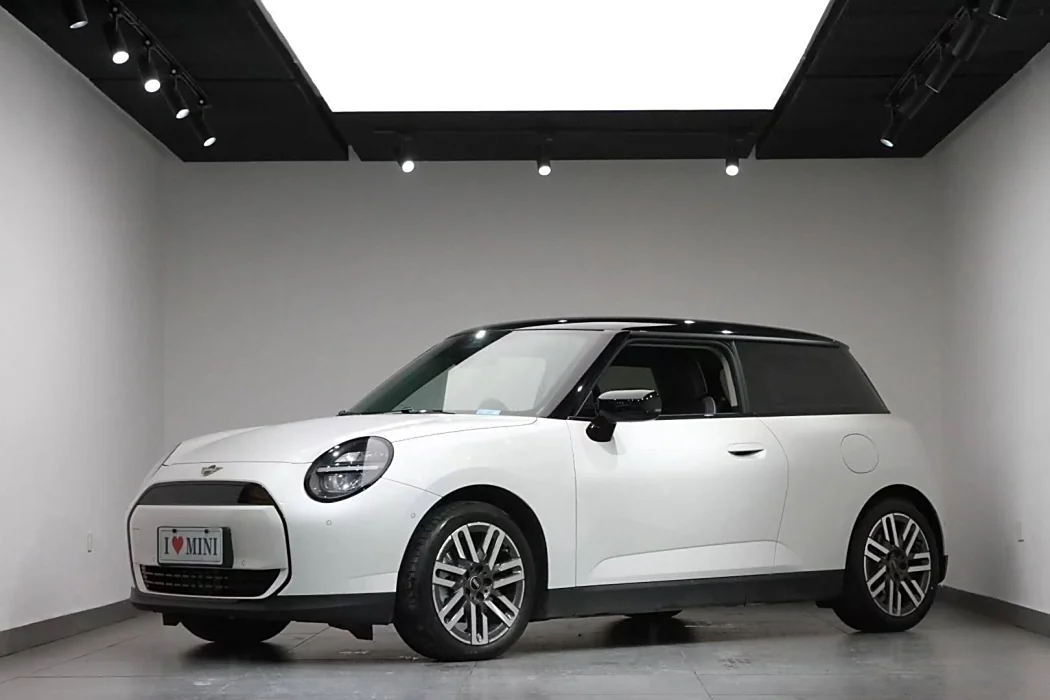 Electric MINI COOPER 2024 456km COOPER E classic school