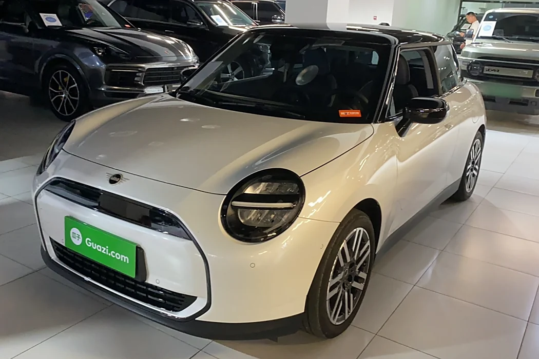 Electric MINI COOPER 2024 456km COOPER E classic school