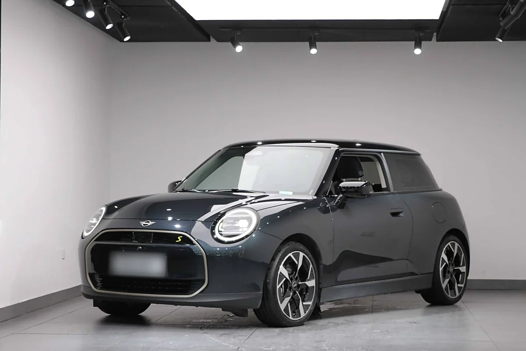 Electric MINI COOPER 2024 452km COOPER SE artist
