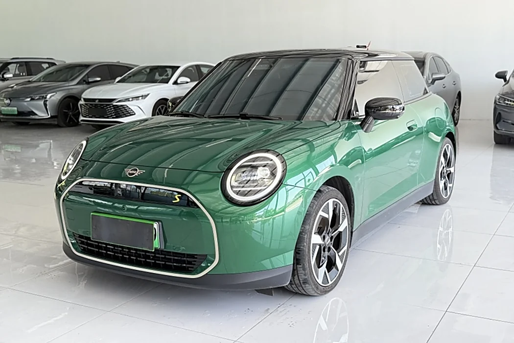 Electric MINI COOPER 2024 452km COOPER SE artist