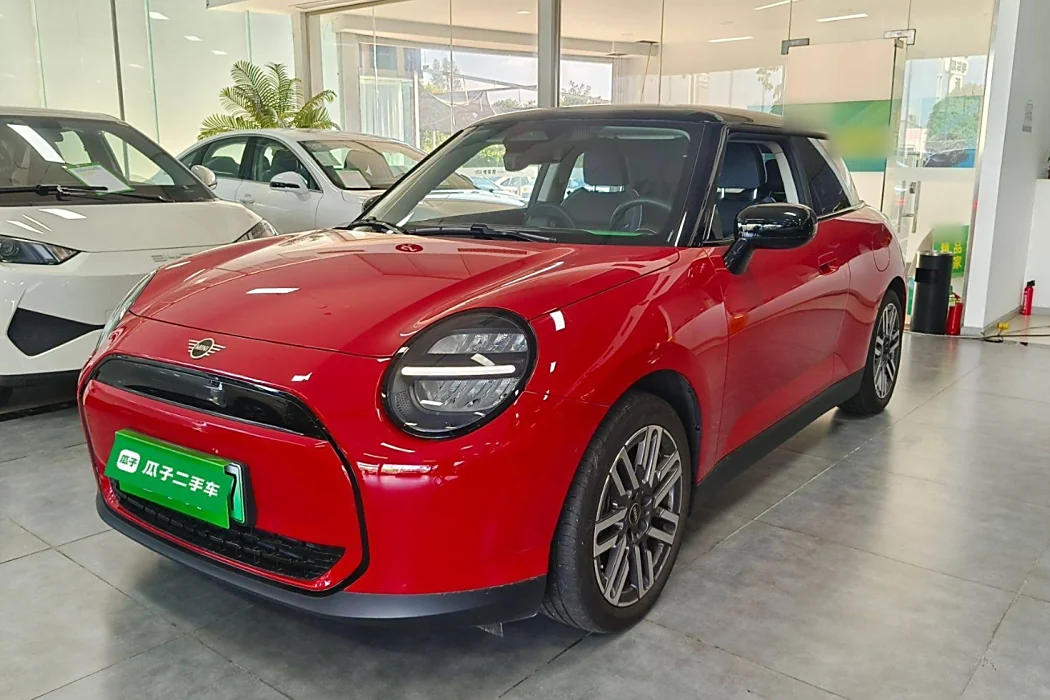 Electric MINI COOPER 2024 456km COOPER E classic school