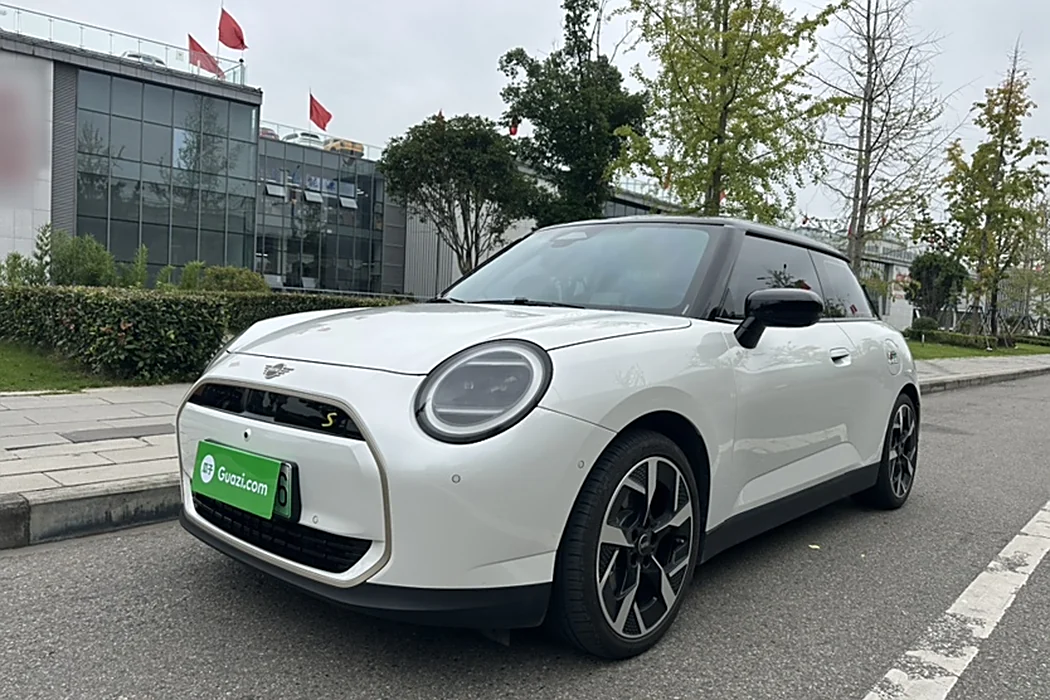 Electric MINI COOPER 2024 452km COOPER SE artist