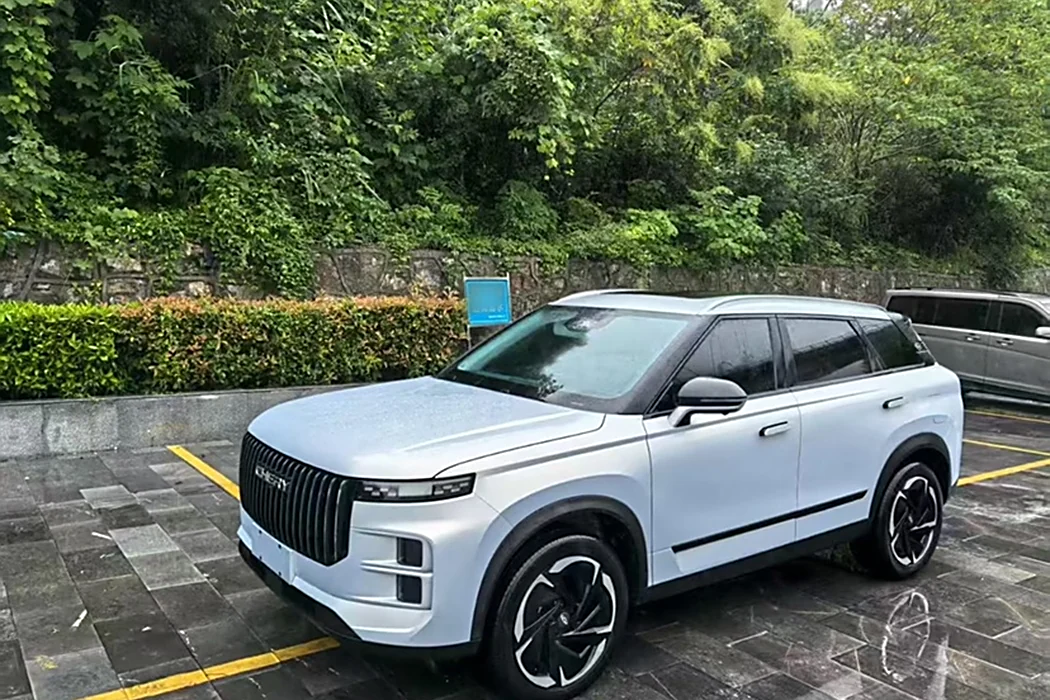 Chery Discovery 06 C-DM 2024 Luxury Model