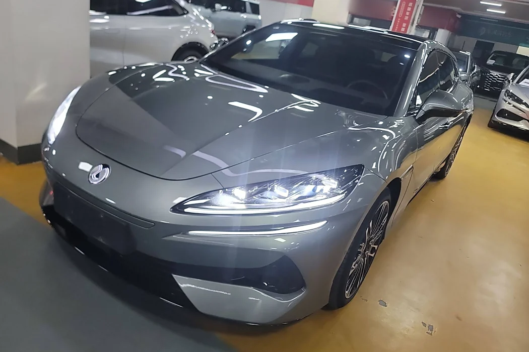 Denza Z9GT 2024 1100 four-wheel drive Ultra version