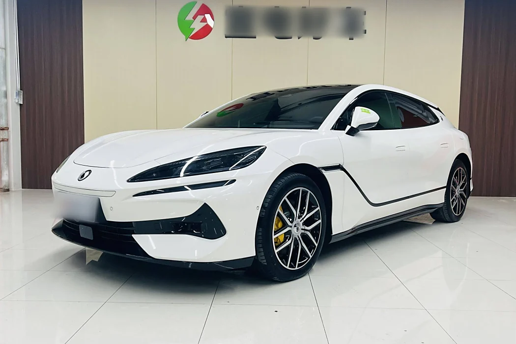Denza Z9GT 2024 1100 four-wheel drive Pro version