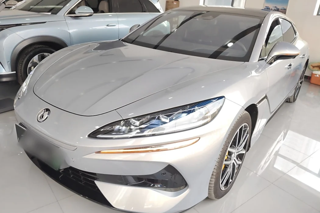 Denza Z9GT 2024 1100 four-wheel drive Max version