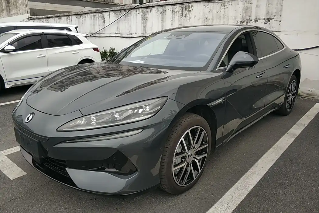 Denza Z9 2024 1100km four-wheel drive Max version