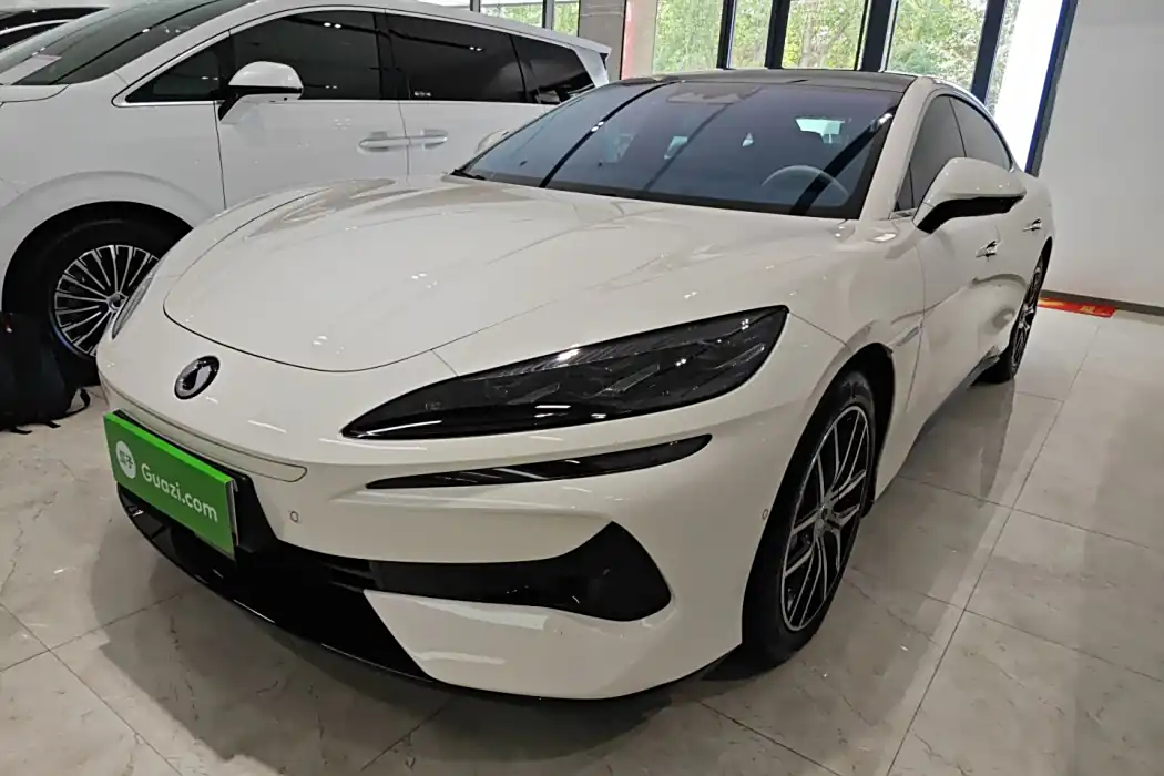 Denza Z9 2024 1100km four-wheel drive Max version