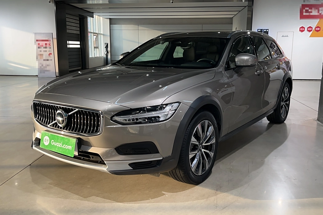 Volvo V90 2022 Cross Country B5 AWD Intelligent Vision