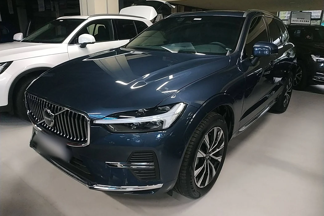 Volvo XC60 2025 B5 four-wheel drive Zhiyuan Deluxe Edition