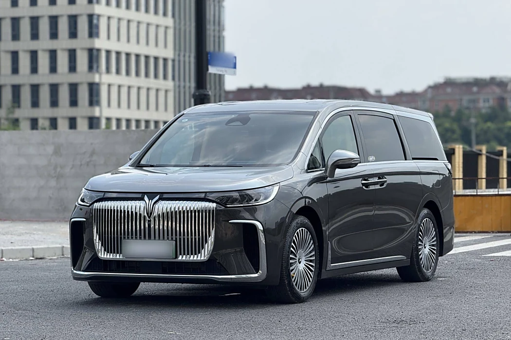 Lantu Car Lantu Dreamer 2025 PHEV Four-wheel drive Premium Kunpeng Edition