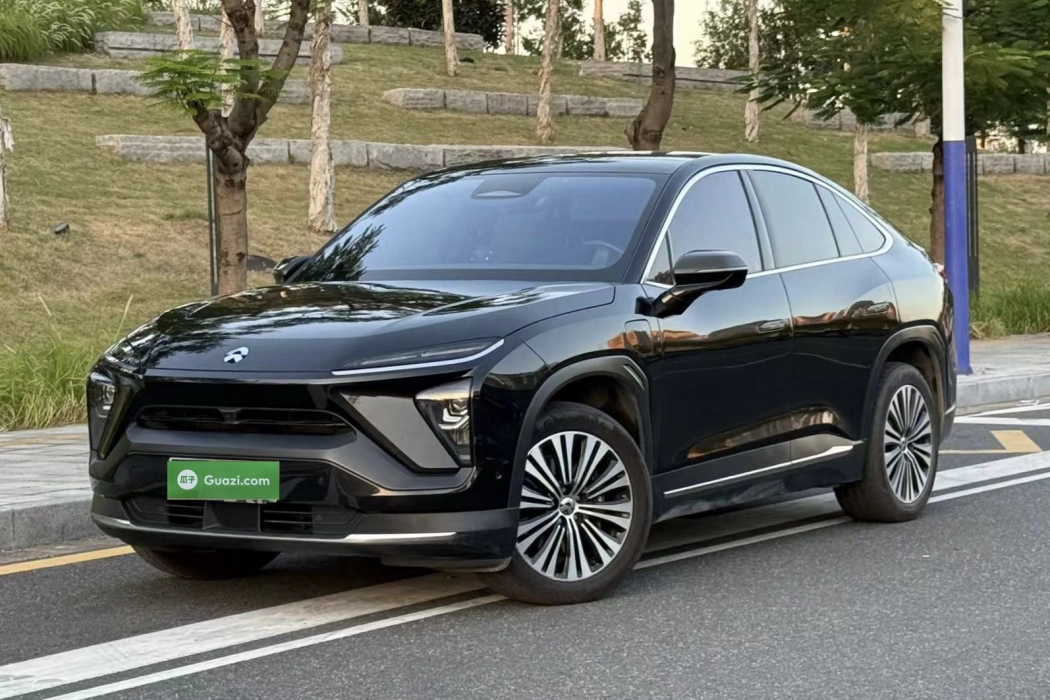 Azera EC6 2020 615KM Performance Edition