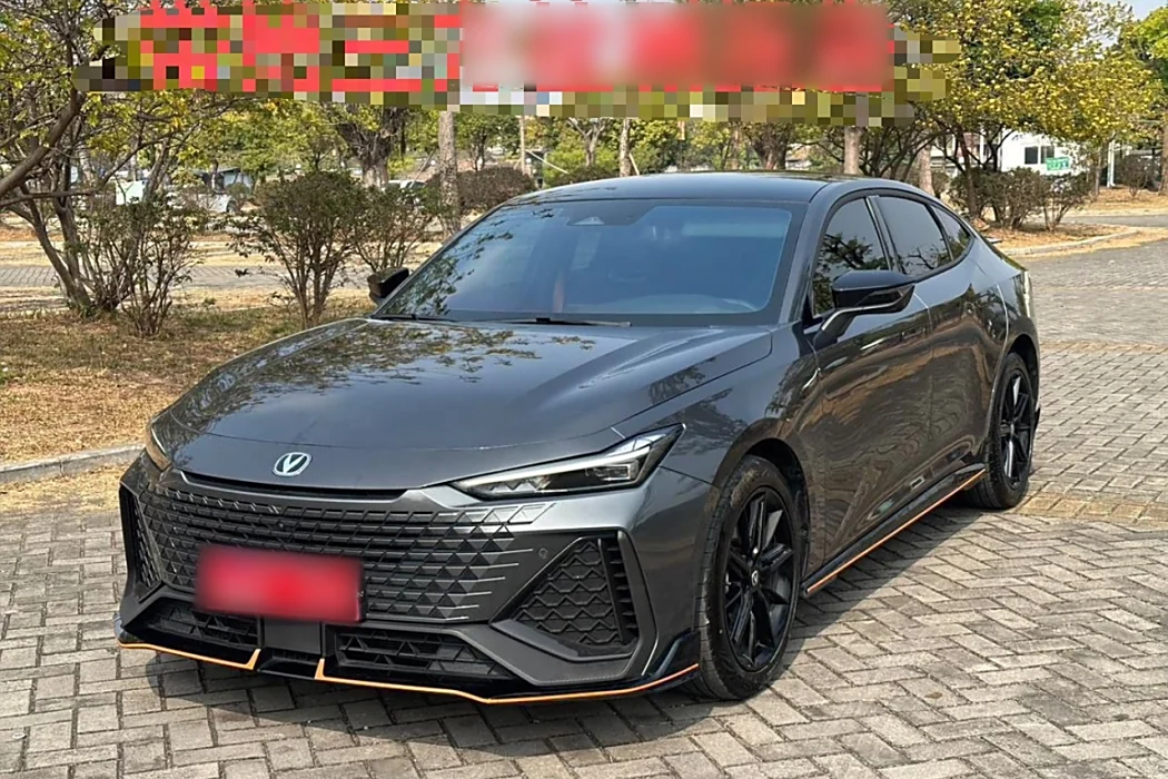 Changan UNI-V 2023 2.0T Leader Edition