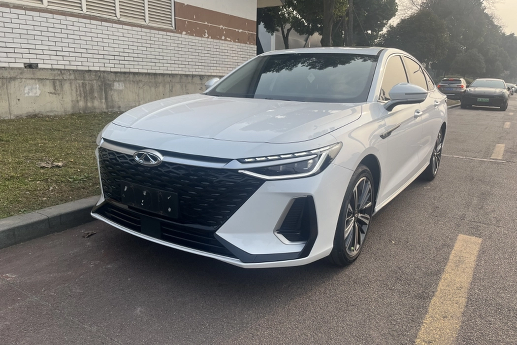 Chery Arizer 8 2022 1.6T DCT Escape