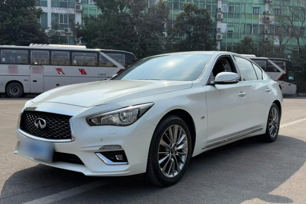 Infiniti Q50L 2018 2.0T Escape Edition National VI