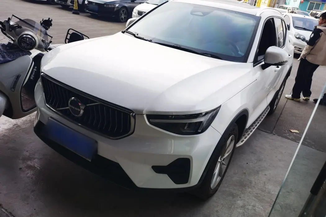 Volvo XC40 2023 B3 Intelligent Fashion Edition