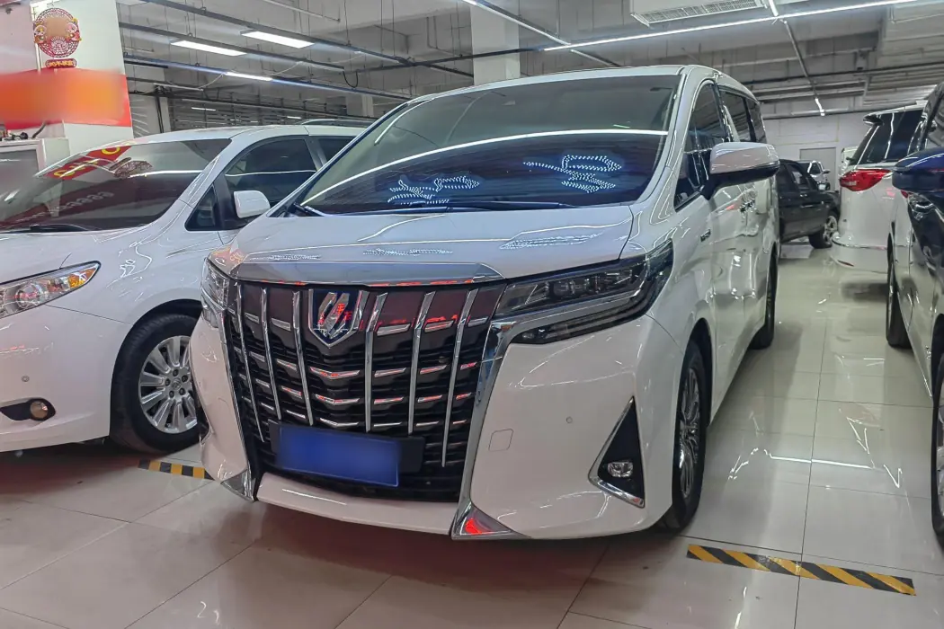 Toyota Elfa 2020 dual-engine 2.5L Premium Edition