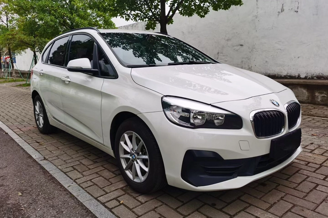 BMW 2 Series Wagon 2018 218i Style