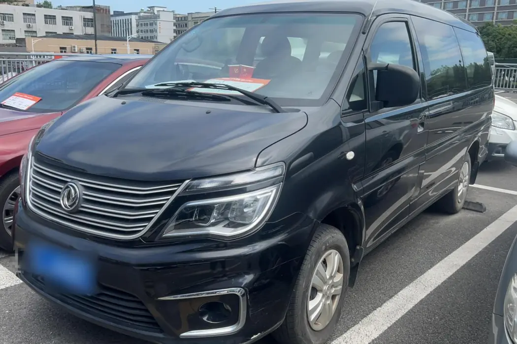 Dongfeng Popular Lingzhi 2018 M5L 2.0 L 7-seater comfort type