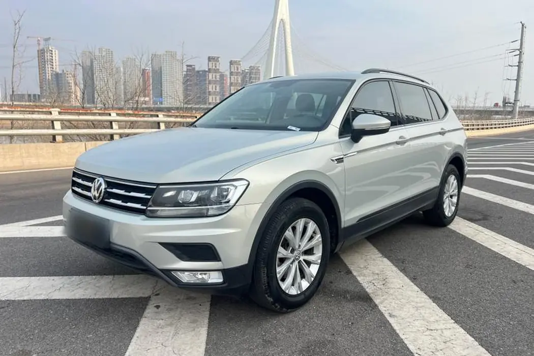 Volkswagen Tiguan L 2017 330TSI automatic two-wheel drive fashion version