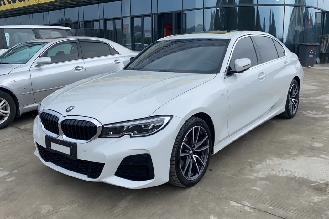 BMW 3 Series 2021 facelift two 325Li M sports suit